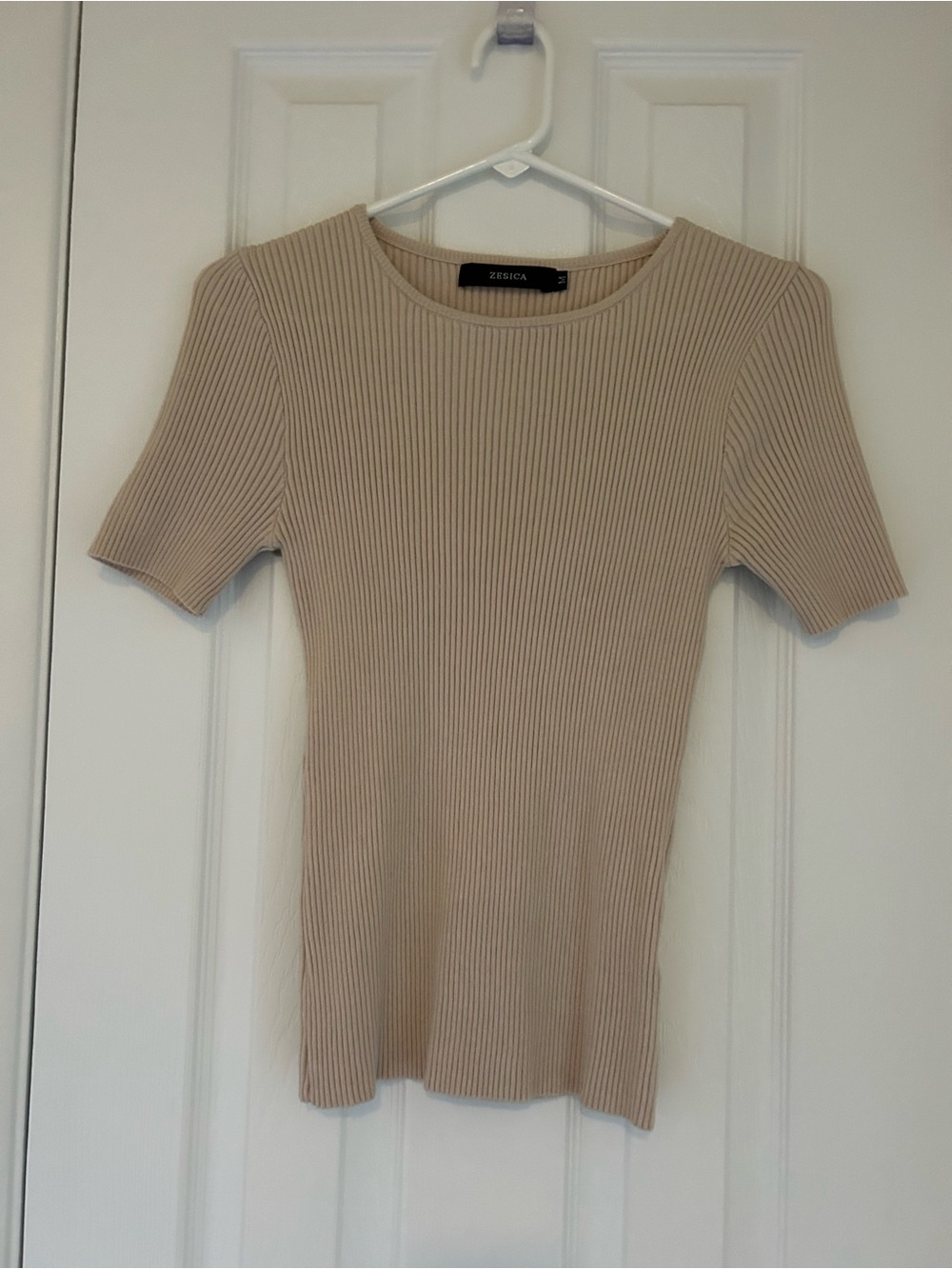 Zesica Ribbed Short Sleeve Knit Top in Beige